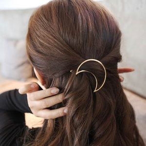 Wirework Moon Hair Clip